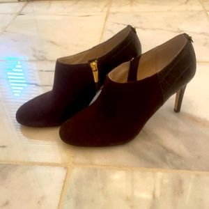 NWOB Brown Micheal Kors Booties